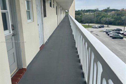 Condo in Aventura, Florida, 1 bedroom  № 2024567 - photo 5