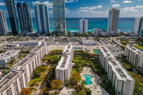 Купить кондоминиум в Санни-Айлс-Бич, Флорида 2 спальни, 83.05м2, № 2025666 - фото 23