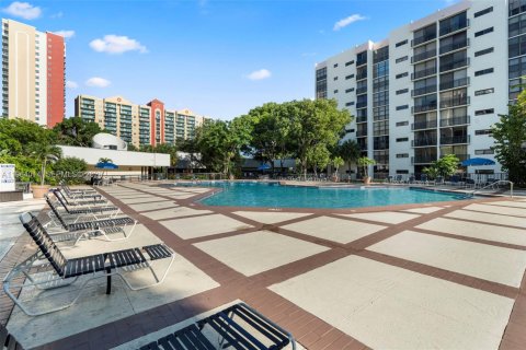 Купить кондоминиум в Санни-Айлс-Бич, Флорида 2 спальни, 83.05м2, № 2025666 - фото 28