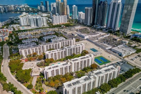 Купить кондоминиум в Санни-Айлс-Бич, Флорида 2 спальни, 83.05м2, № 2025666 - фото 22