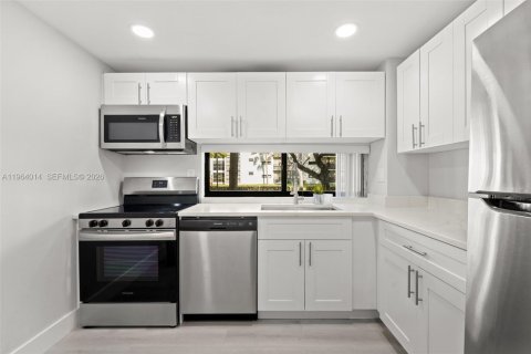 Купить кондоминиум в Санни-Айлс-Бич, Флорида 2 спальни, 83.05м2, № 2025666 - фото 9