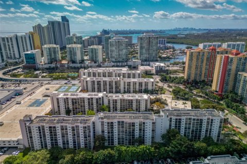 Купить кондоминиум в Санни-Айлс-Бич, Флорида 2 спальни, 83.05м2, № 2025666 - фото 20