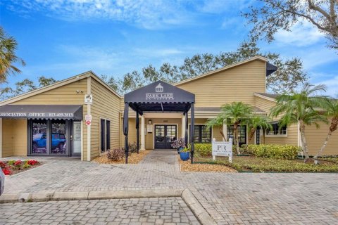 Copropriété à louer à Brandon, Floride: 1 chambre, 55.56 m2 № 2155943 - photo 2