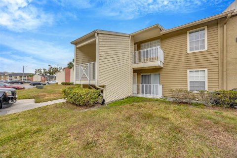 Copropriété à louer à Brandon, Floride: 1 chambre, 55.56 m2 № 2155943 - photo 17