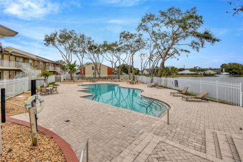 Copropriété à louer à Brandon, Floride: 1 chambre, 55.56 m2 № 2155943 - photo 6