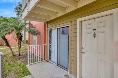 Condo à Brandon, Floride, 1 chambre  № 2155943