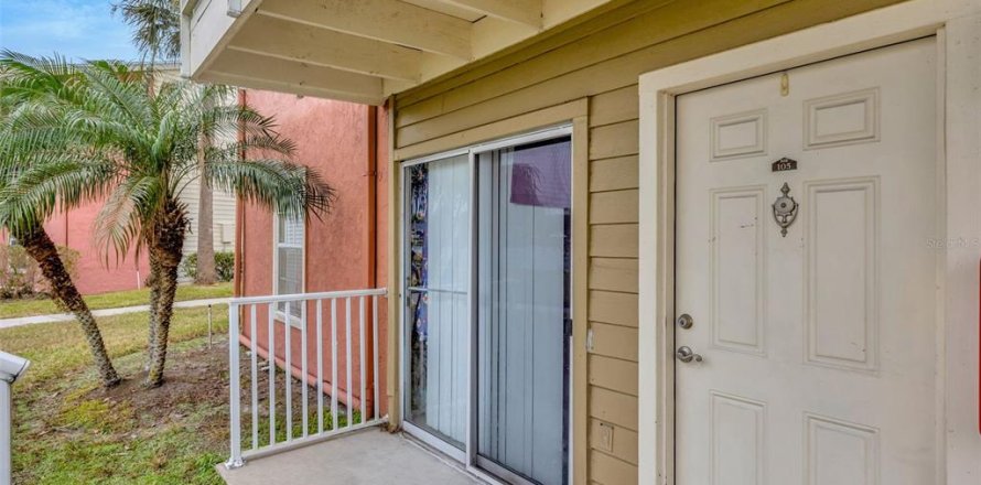 Condo à Brandon, Floride, 1 chambre  № 2155943