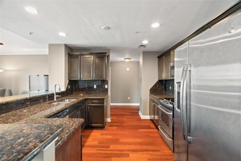 Condo in Tampa, Florida, 2 bedrooms  № 1447413 - photo 4