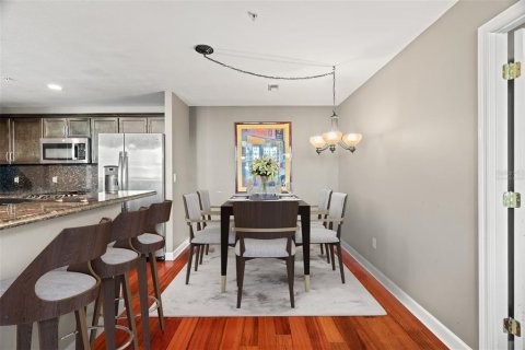 Condo in Tampa, Florida, 2 bedrooms  № 1447413 - photo 11