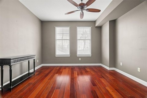 Condo in Tampa, Florida, 2 bedrooms  № 1447413 - photo 12
