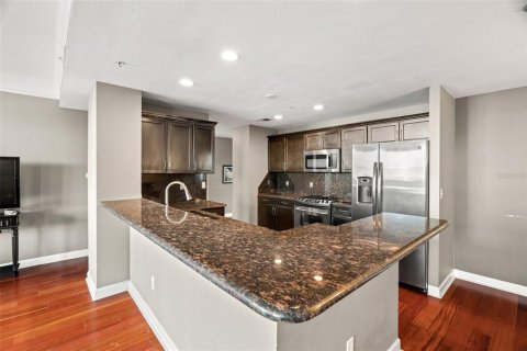 Condo in Tampa, Florida, 2 bedrooms  № 1447413 - photo 5