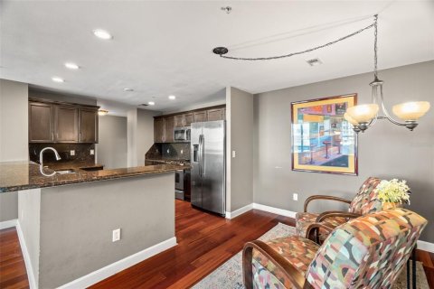 Condo in Tampa, Florida, 2 bedrooms  № 1447413 - photo 9