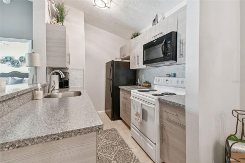 Снять в аренду кондоминиум в Данедин, Флорида 4 комнаты, 88.72м2, № 1908310 - фото 3