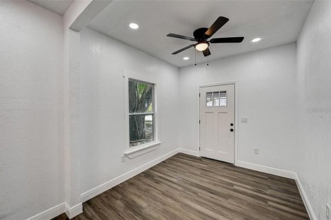 Villa ou maison à louer à Bradenton, Floride: 2 chambres, 56.67 m2 № 2377563 - photo 6