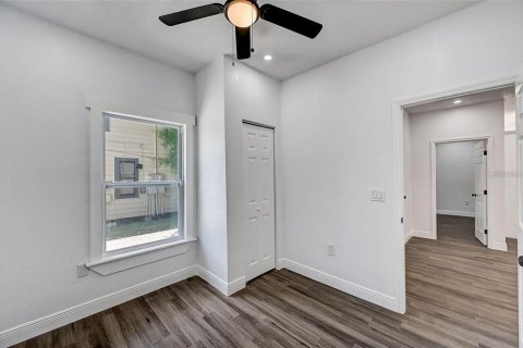 Villa ou maison à louer à Bradenton, Floride: 2 chambres, 56.67 m2 № 2377563 - photo 19