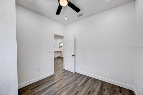 Villa ou maison à louer à Bradenton, Floride: 2 chambres, 56.67 m2 № 2377563 - photo 20
