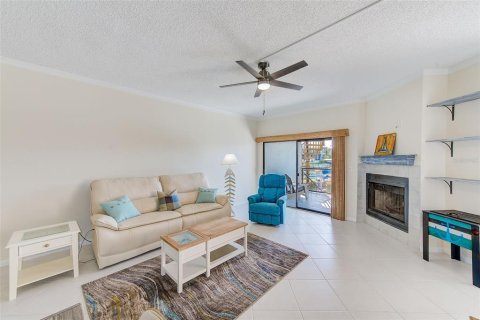 Condo in Saint Petersburg, Florida, 2 bedrooms  № 1899070 - photo 5