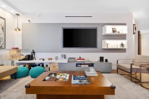 Condominio en venta en Miami, Florida, 3 dormitorios, 223.24 m2 № 2056261 - foto 15
