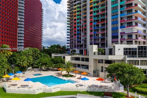 Condominio en venta en Miami, Florida, 3 dormitorios, 223.24 m2 № 2056261 - foto 3