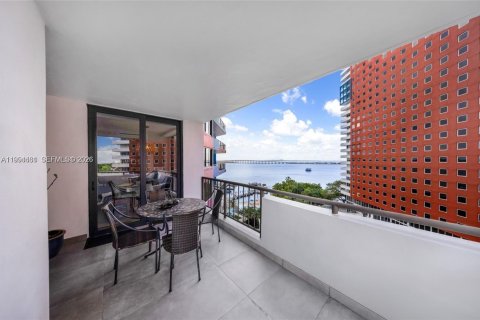 Condominio en venta en Miami, Florida, 3 dormitorios, 223.24 m2 № 2056261 - foto 30