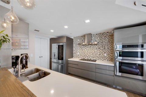 Condominio en venta en Miami, Florida, 3 dormitorios, 223.24 m2 № 2056261 - foto 20