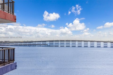 Condominio en venta en Miami, Florida, 3 dormitorios, 223.24 m2 № 2056261 - foto 26