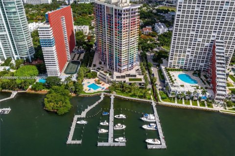 Condominio en venta en Miami, Florida, 3 dormitorios, 223.24 m2 № 2056261 - foto 2