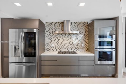 Condominio en venta en Miami, Florida, 3 dormitorios, 223.24 m2 № 2056261 - foto 19