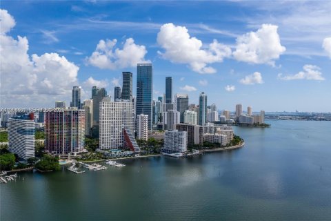 Condominio en Miami, Florida, 3 dormitorios  № 2056261