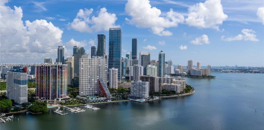 Condominio en Miami, Florida, 3 dormitorios  № 2056261