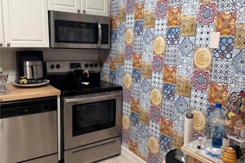 Condo in North Bay Village, Florida, 1 bedroom  № 1863015 - photo 4