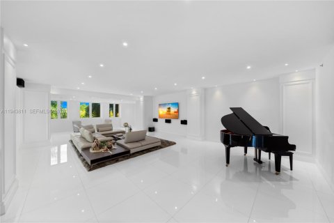 Снять в аренду кондоминиум в Корал-Гейблс, Флорида 3 спальни, 366.87м2, № 2001902 - фото 14