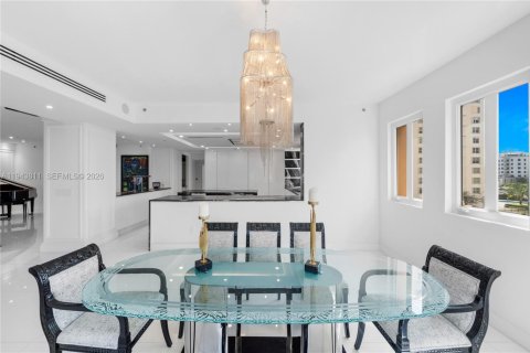 Снять в аренду кондоминиум в Корал-Гейблс, Флорида 3 спальни, 366.87м2, № 2001902 - фото 22