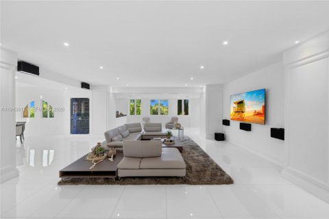 Снять в аренду кондоминиум в Корал-Гейблс, Флорида 3 спальни, 366.87м2, № 2001902 - фото 15