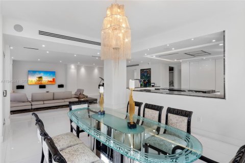 Снять в аренду кондоминиум в Корал-Гейблс, Флорида 3 спальни, 366.87м2, № 2001902 - фото 23