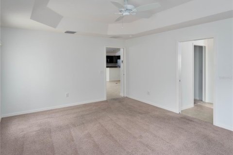 House in The Villages, Florida 3 bedrooms, 178.56 sq.m. № 1614702 - photo 24