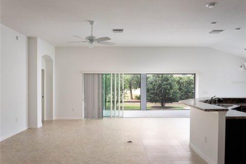 House in The Villages, Florida 3 bedrooms, 178.56 sq.m. № 1614702 - photo 14