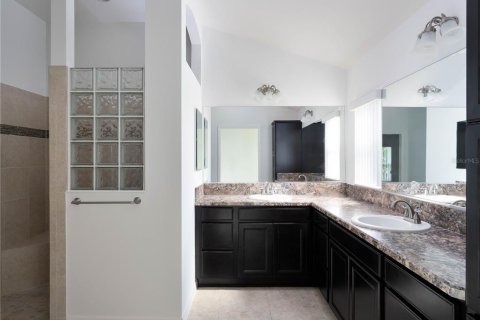 House in The Villages, Florida 3 bedrooms, 178.56 sq.m. № 1614702 - photo 25