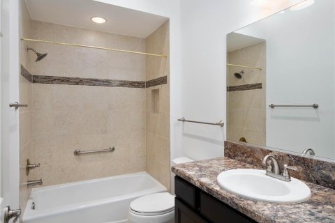 House in The Villages, Florida 3 bedrooms, 178.56 sq.m. № 1614702 - photo 30