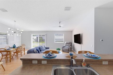 Casa en venta en The Villages, Florida, 2 dormitorios, 107.4 m2 № 2236126 - foto 3