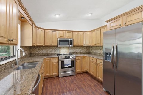 House in Crystal River, Florida 3 bedrooms, 140.84 sq.m. № 2308864 - photo 9
