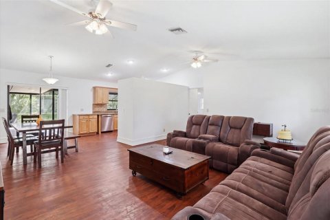 House in Crystal River, Florida 3 bedrooms, 140.84 sq.m. № 2308864 - photo 7