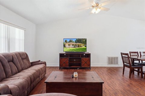 House in Crystal River, Florida 3 bedrooms, 140.84 sq.m. № 2308864 - photo 6