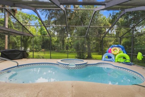 House in Crystal River, Florida 3 bedrooms, 140.84 sq.m. № 2308864 - photo 2