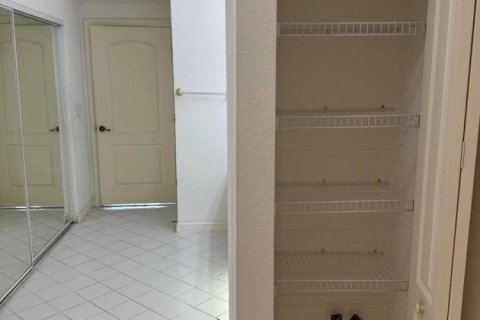 Купить кондоминиум в Тамарак, Флорида 5 комнат, 158.4м2, № 2241110 - фото 26