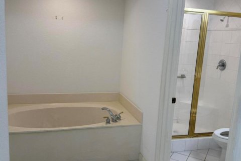 Купить кондоминиум в Тамарак, Флорида 5 комнат, 158.4м2, № 2241110 - фото 25