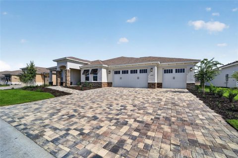 House in Ocala, Florida 3 bedrooms, 205.41 sq.m. № 2405085 - photo 3