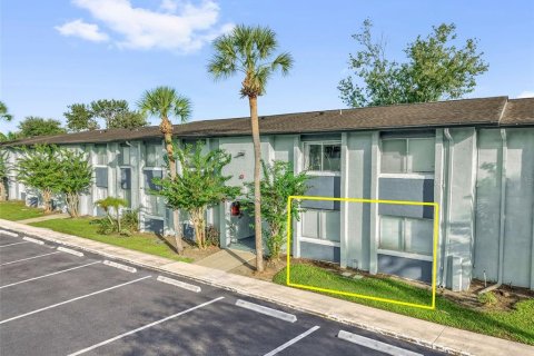 Condo in Orlando, Florida, 2 bedrooms  № 2369315