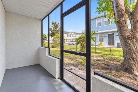 Condo in Orlando, Florida, 2 bedrooms  № 2369315 - photo 14