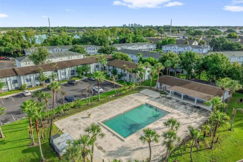 Condo in Orlando, Florida, 2 bedrooms  № 2369315 - photo 17